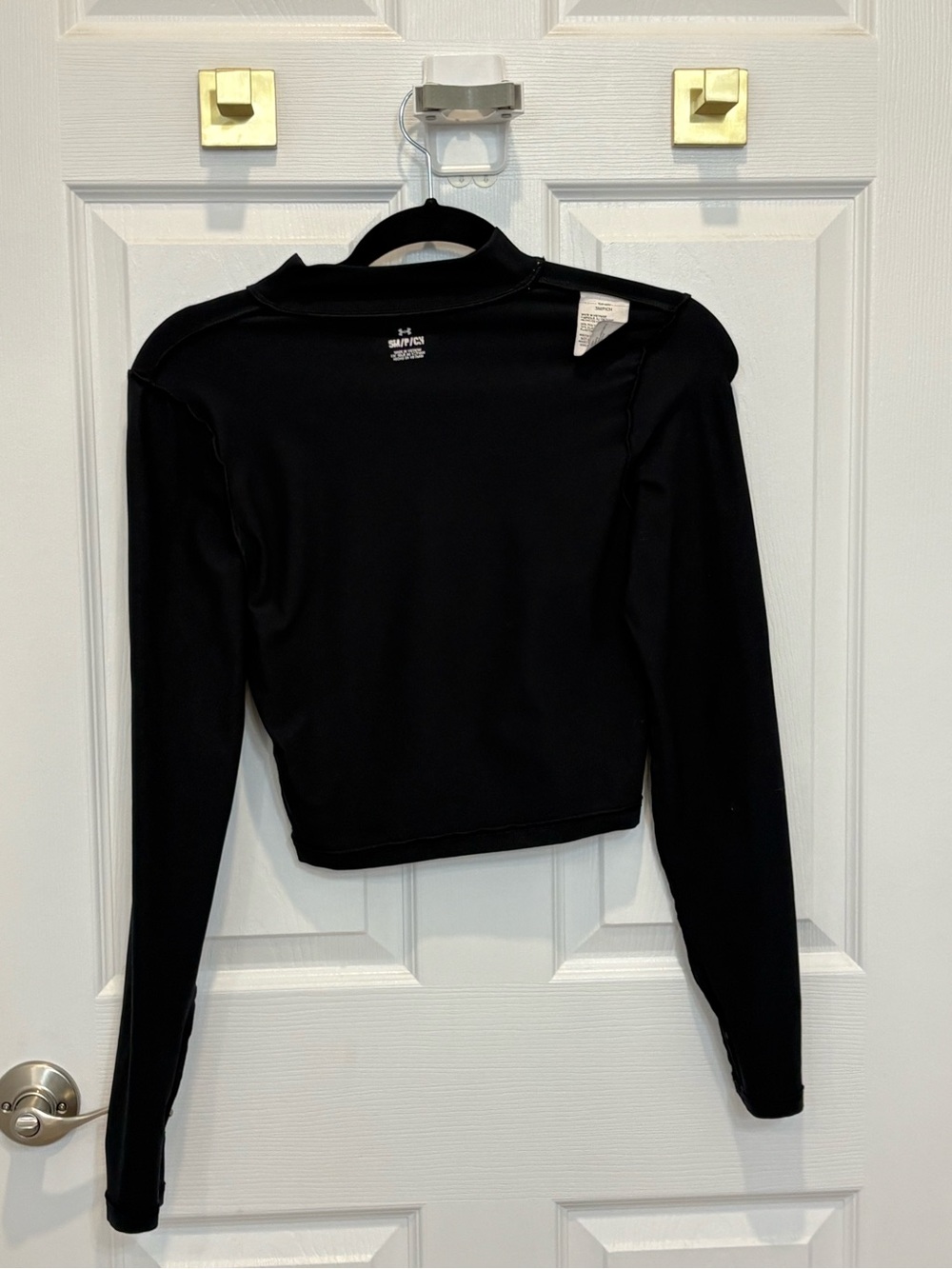 Under Armour Black Long-Sleeve Cropped Performance Top #1472 - Picture 3 of 14